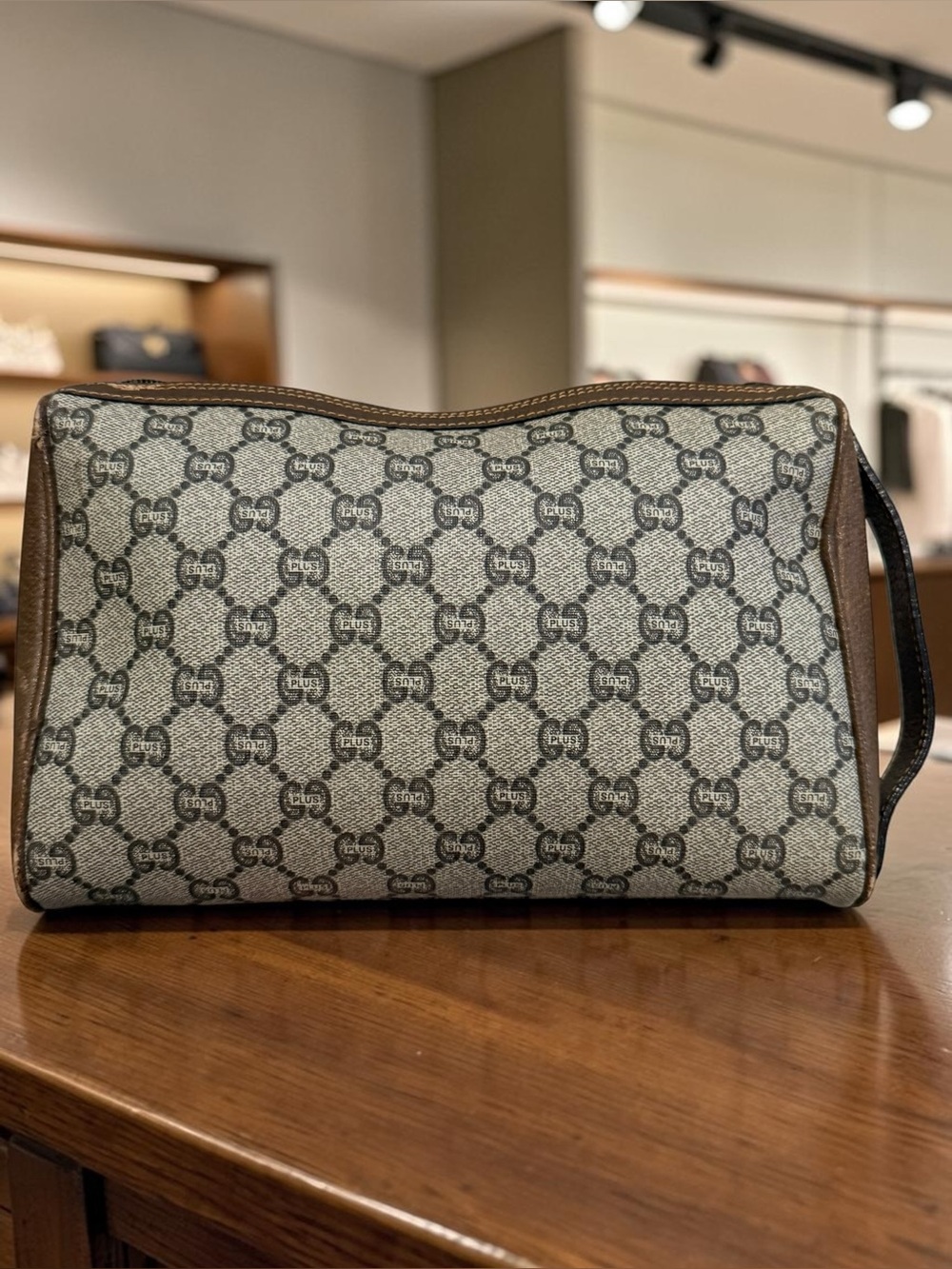 ✨ Vintage Gucci Plus Monogram Canvas Clutch / Cosmetic Pouch ✨ - Picture 10 of 11